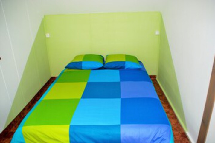 Room 30 of 33