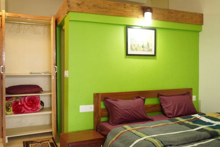 Room 12 of 19