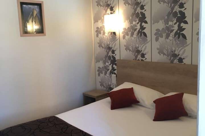Room 10 of 54