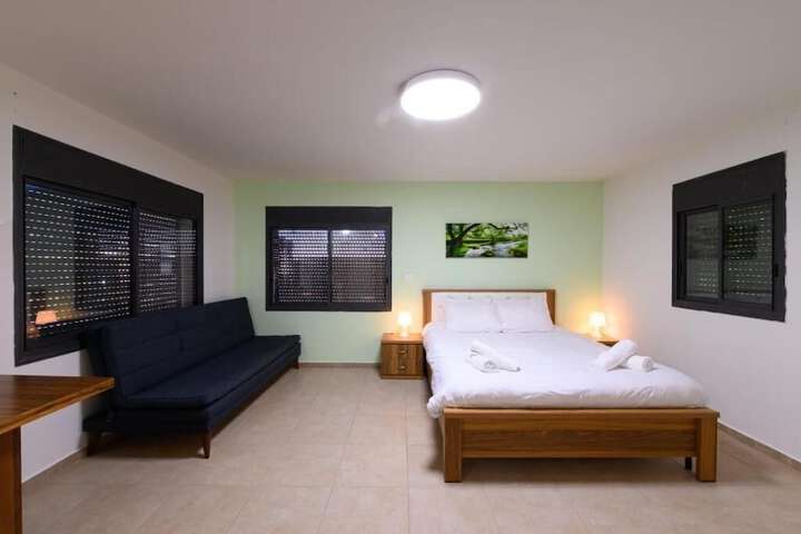 Room 2 of 6