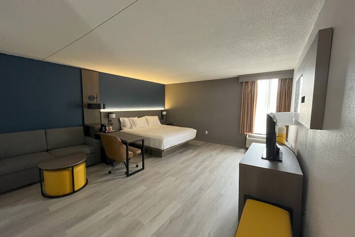 Room 5 of 25