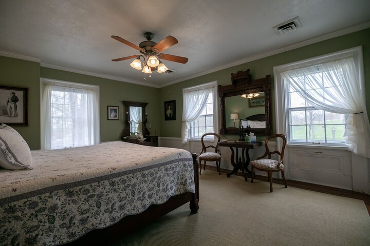 Room 8 of 29