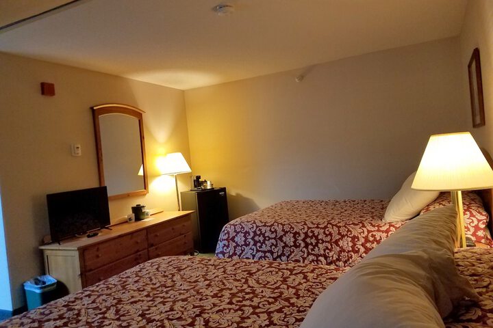 Deluxe 2 Queen Beds (13 of 15)
