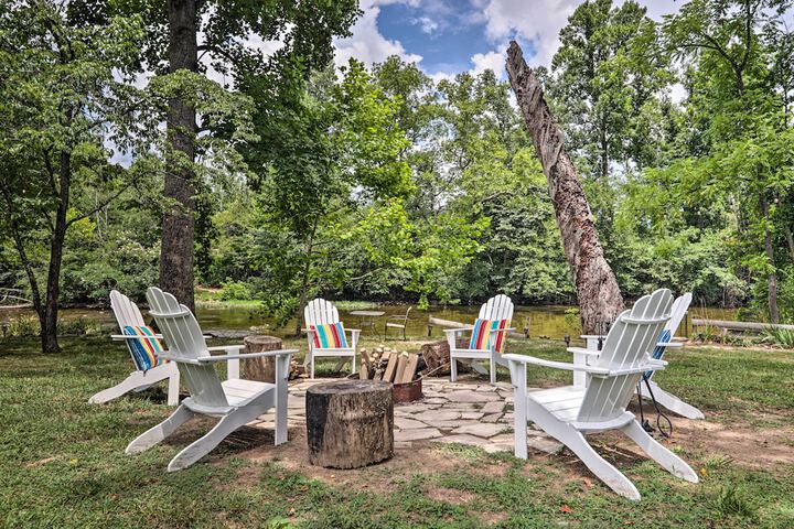 Outdoorsmens Paradise on the Little River