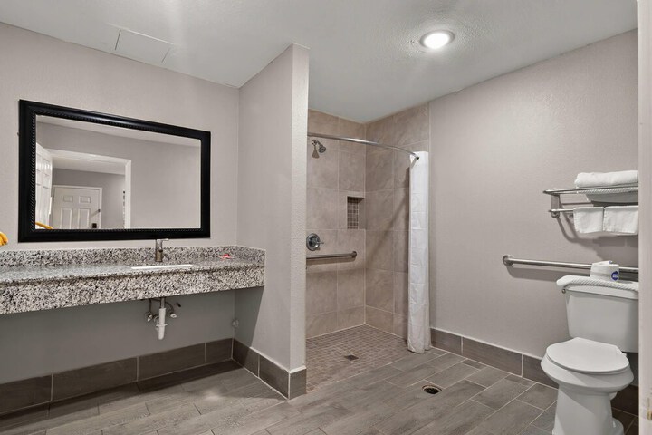 Room 15 of 47