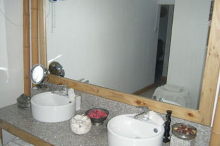 Room 2 of 43