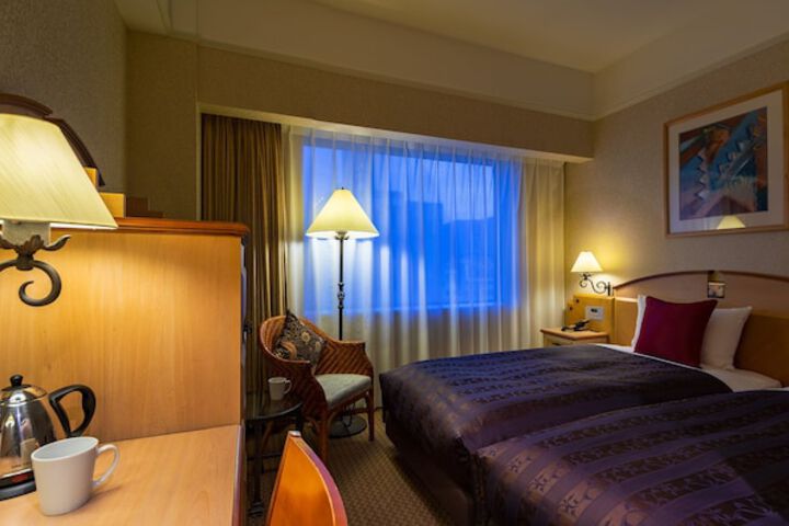 Room 16 of 65