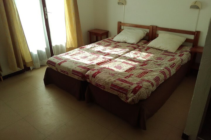 Room 9 of 50