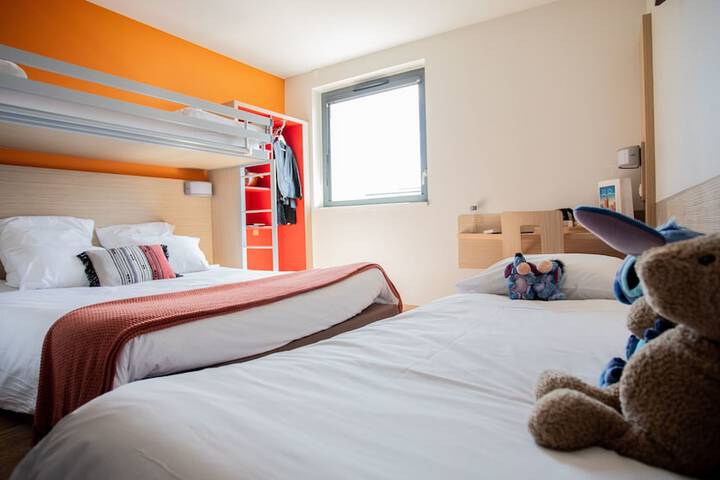 Room 17 of 43