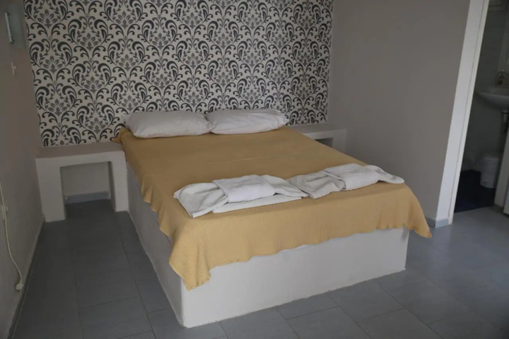 Room 2 of 9