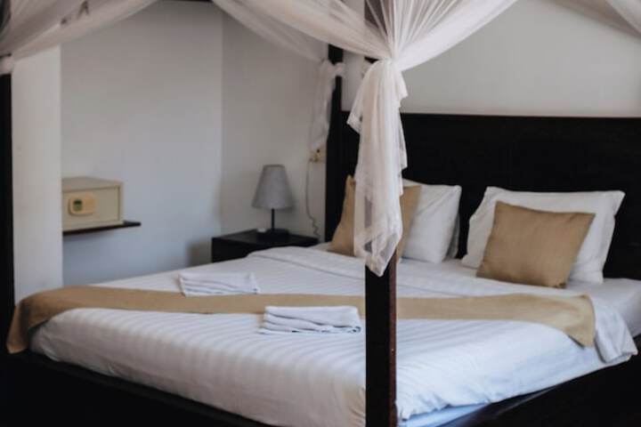 Room 27 of 65