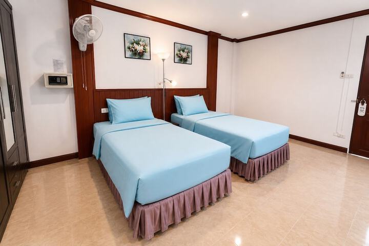 Room 115 of 208