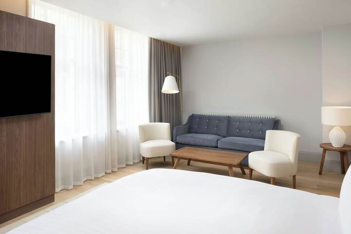 Room 43 of 126