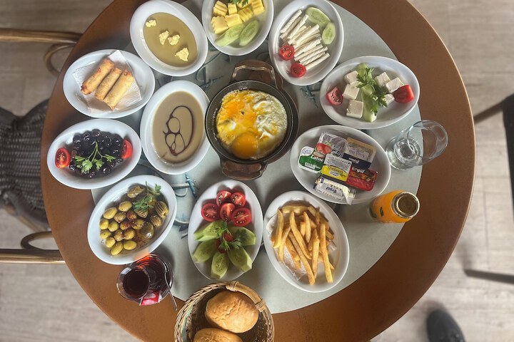 Breakfast/Coffee Service 15 of 19