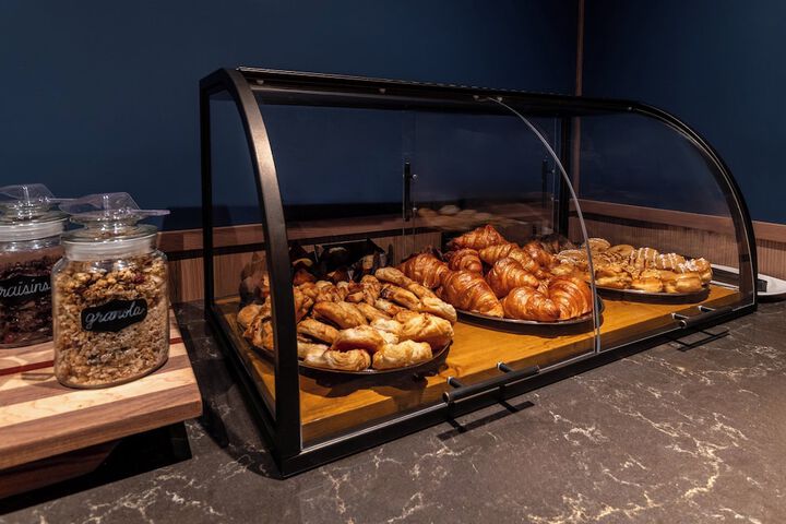 Breakfast/Coffee Service 123 of 249