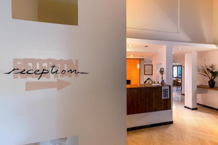 Entrance & Lobby