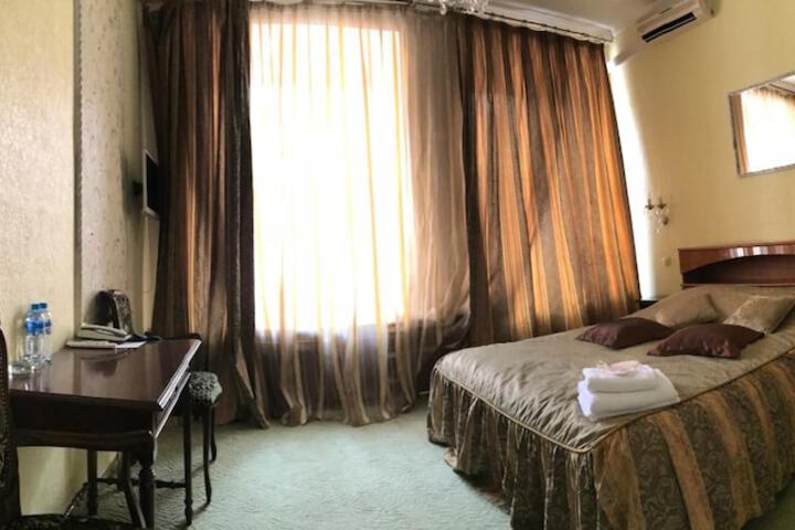 Room 25 of 61