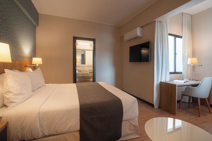 Room 7 of 40