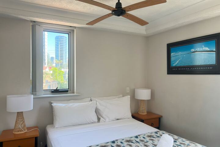 Room 13 of 102