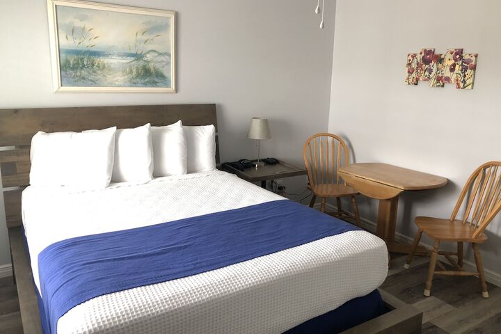 Room 6 of 173