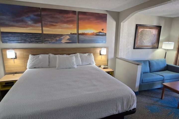 Room 9 of 26