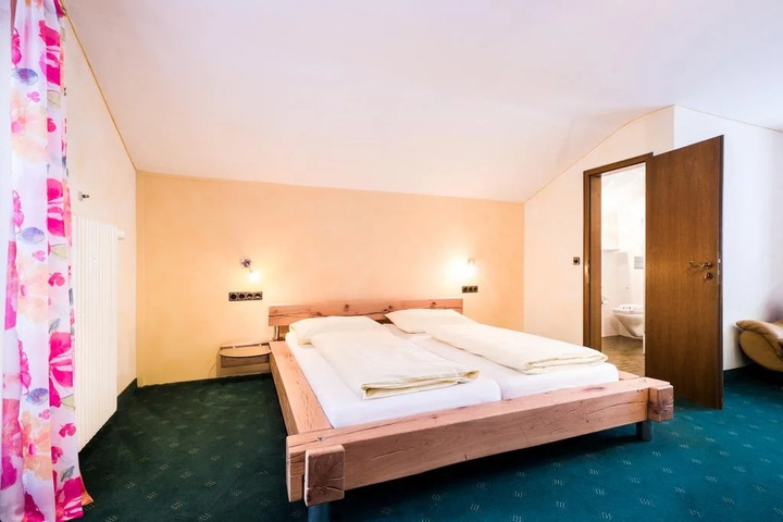 Room 34 of 41