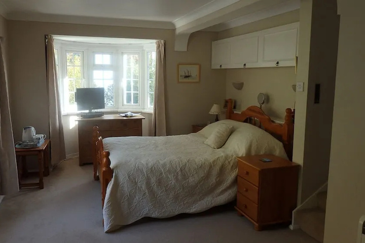 Room 3 of 12