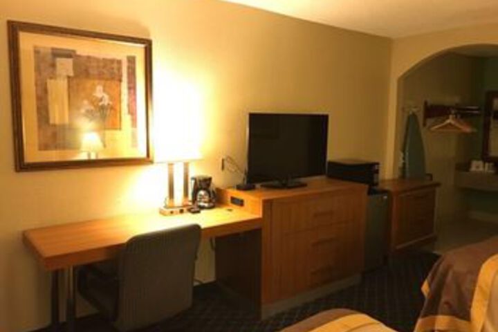 Room 33 of 39