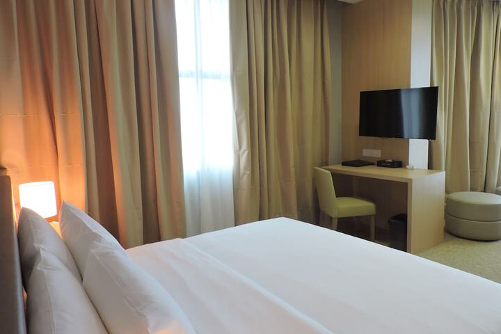 Room 16 of 42