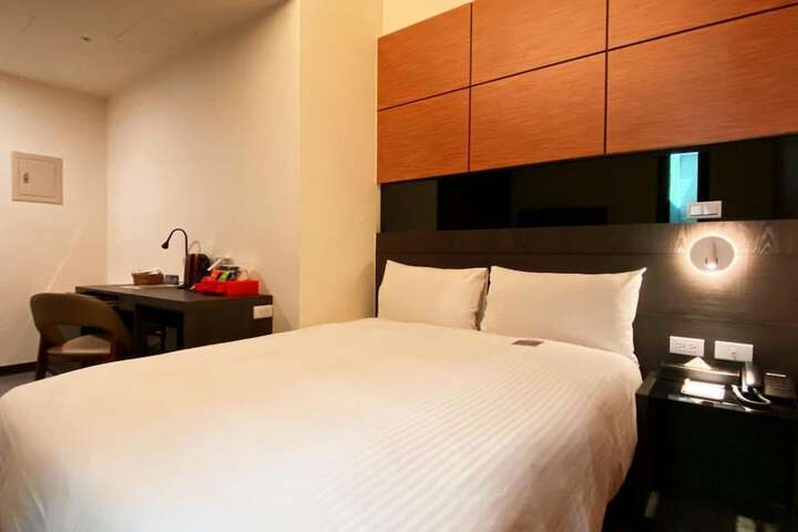 Room 15 of 65