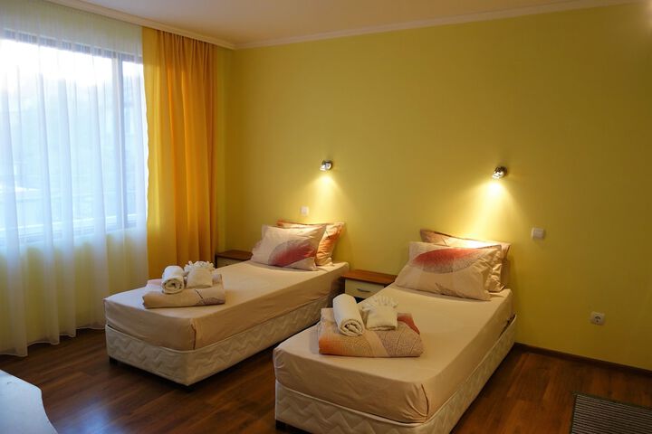 Room 9 of 29