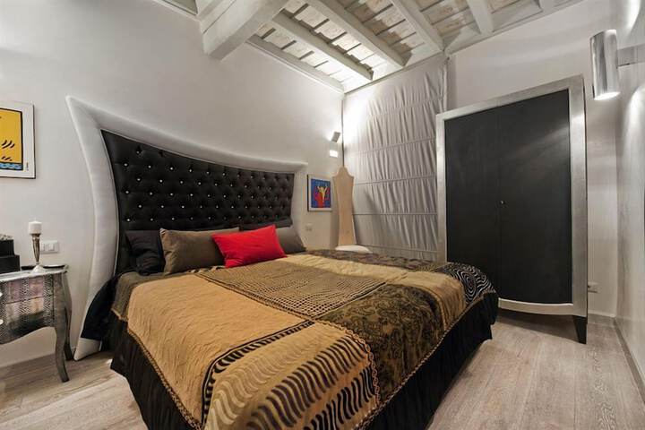 Room 13 of 53