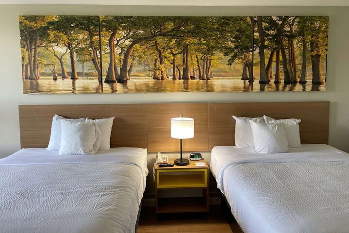 2 Queen Beds (13 of 18)