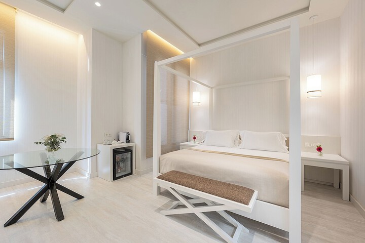 Room 82 of 158