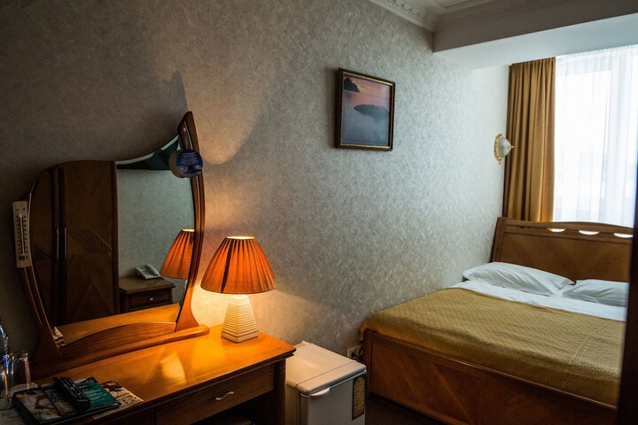Room 24 of 60