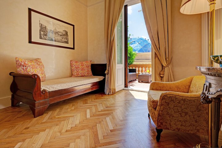 Room 33 of 150