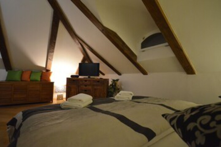 Room 16 of 20