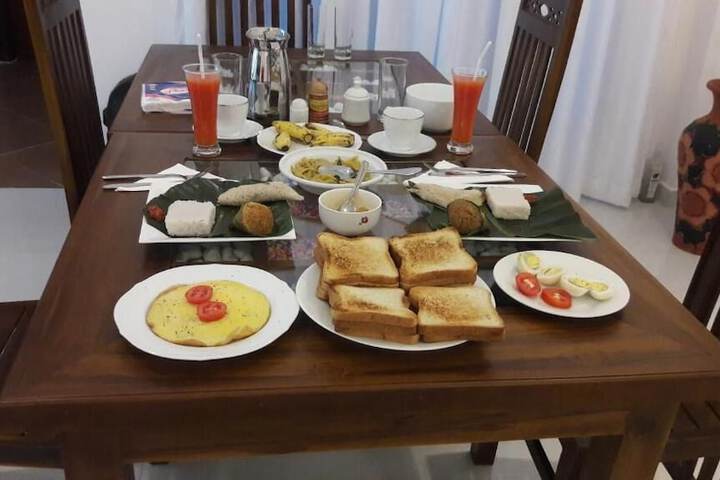 Dining 42 of 55