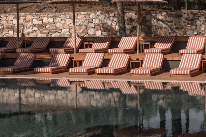 Pool 72 of 221