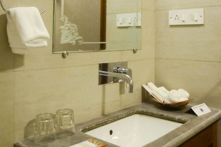 Room 7 of 17