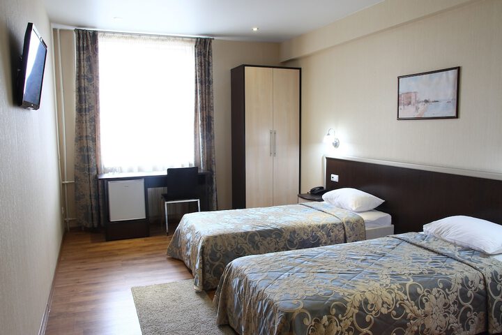 Room 11 of 48
