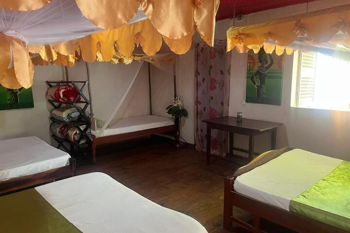 Room 2 of 7