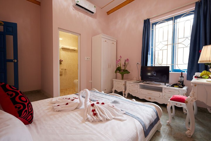 Room 8 of 37