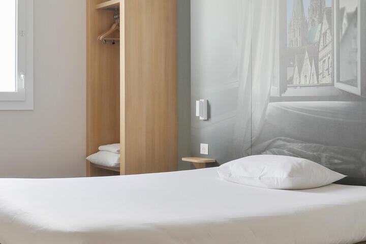 Room 2 of 15