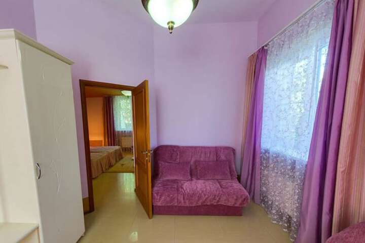 Room 8 of 39