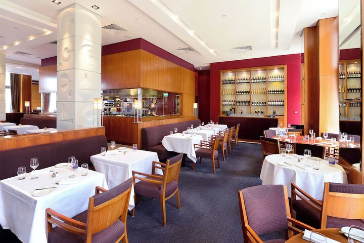 Dining 66 of 90