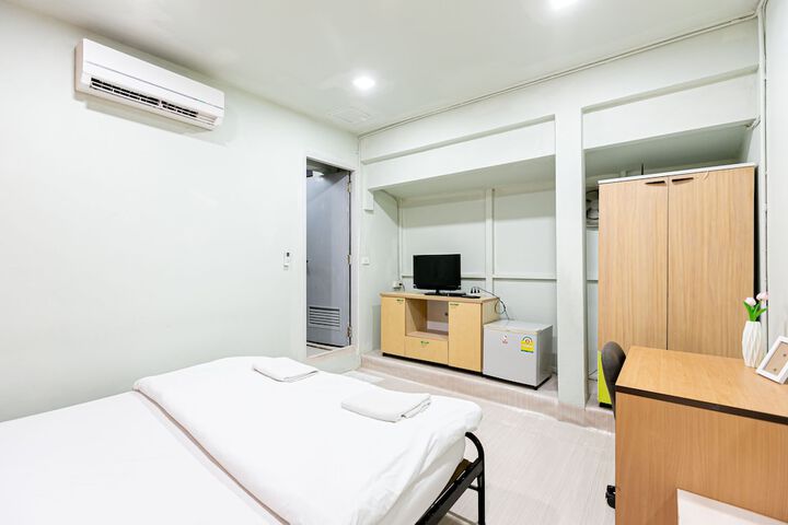 Room 11 of 44
