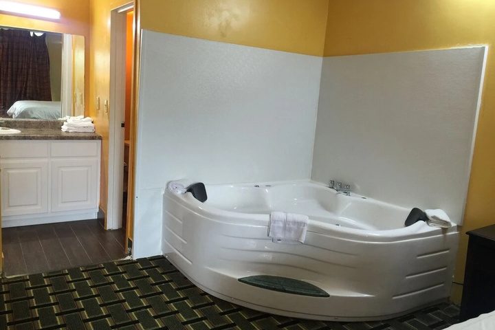 Room 7 of 15