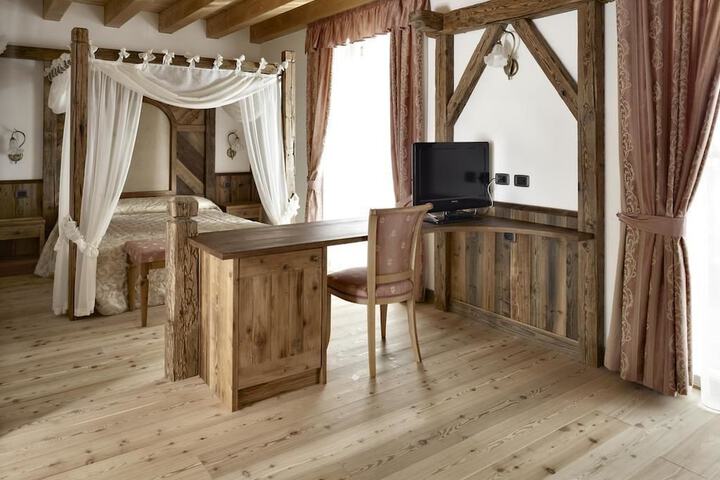 Room amenity