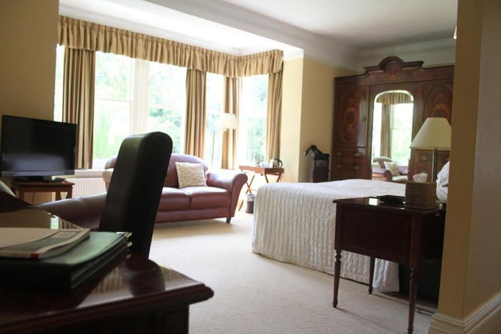 Room 3 of 64